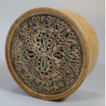 19th century satinwood quill snuff box of circular form. (B.P. 21% + VAT)