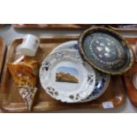 Tray of assorted items: florally decorated pottery wall sconce, blue and white 'Flora' plate, '