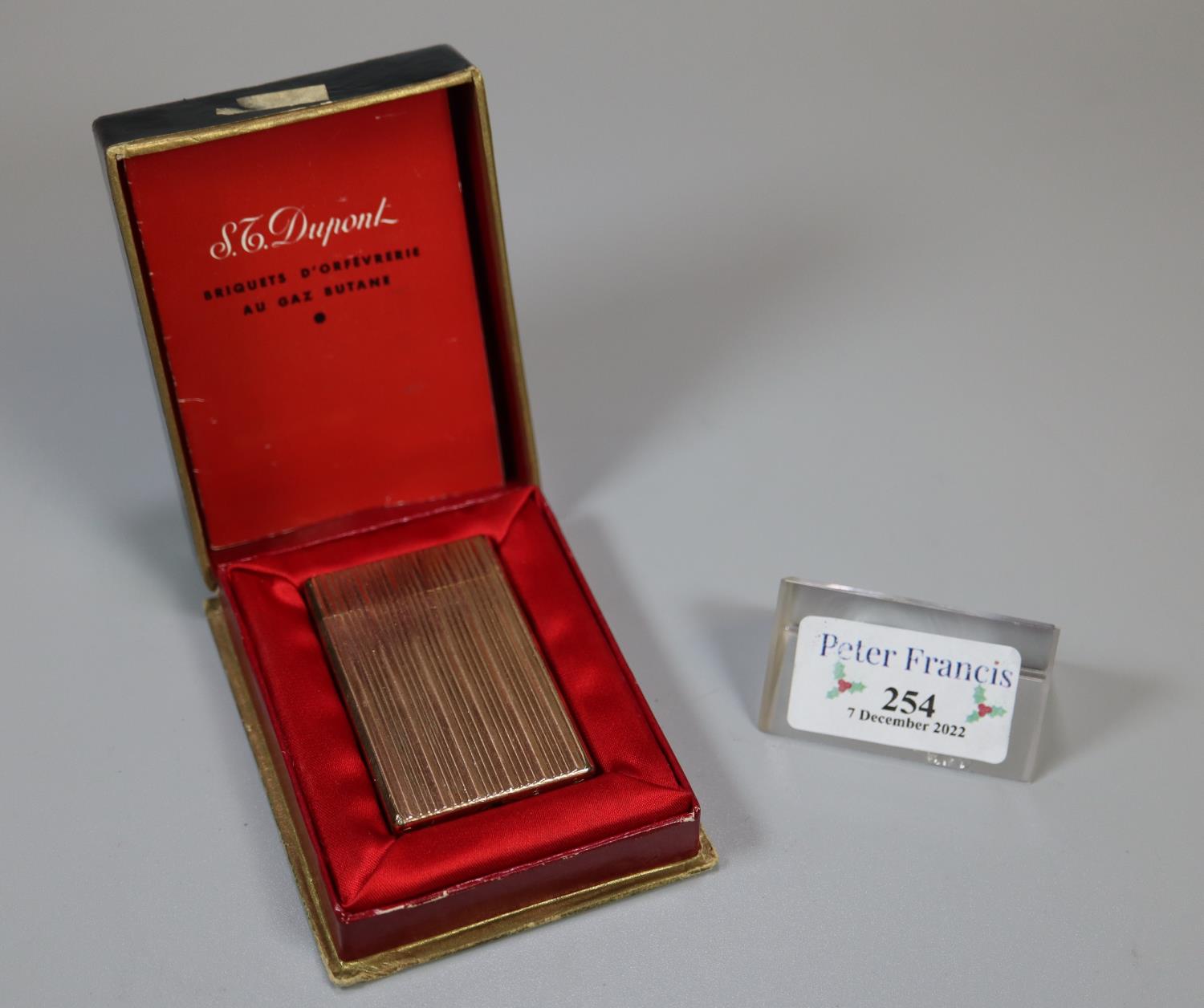 Vintage gold plated St Dupont of Paris lighter in original box. (B.P. 21% + VAT) Gas lighter,