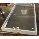 Modern metal table top display cabinet with key. (B.P. 21% + VAT)