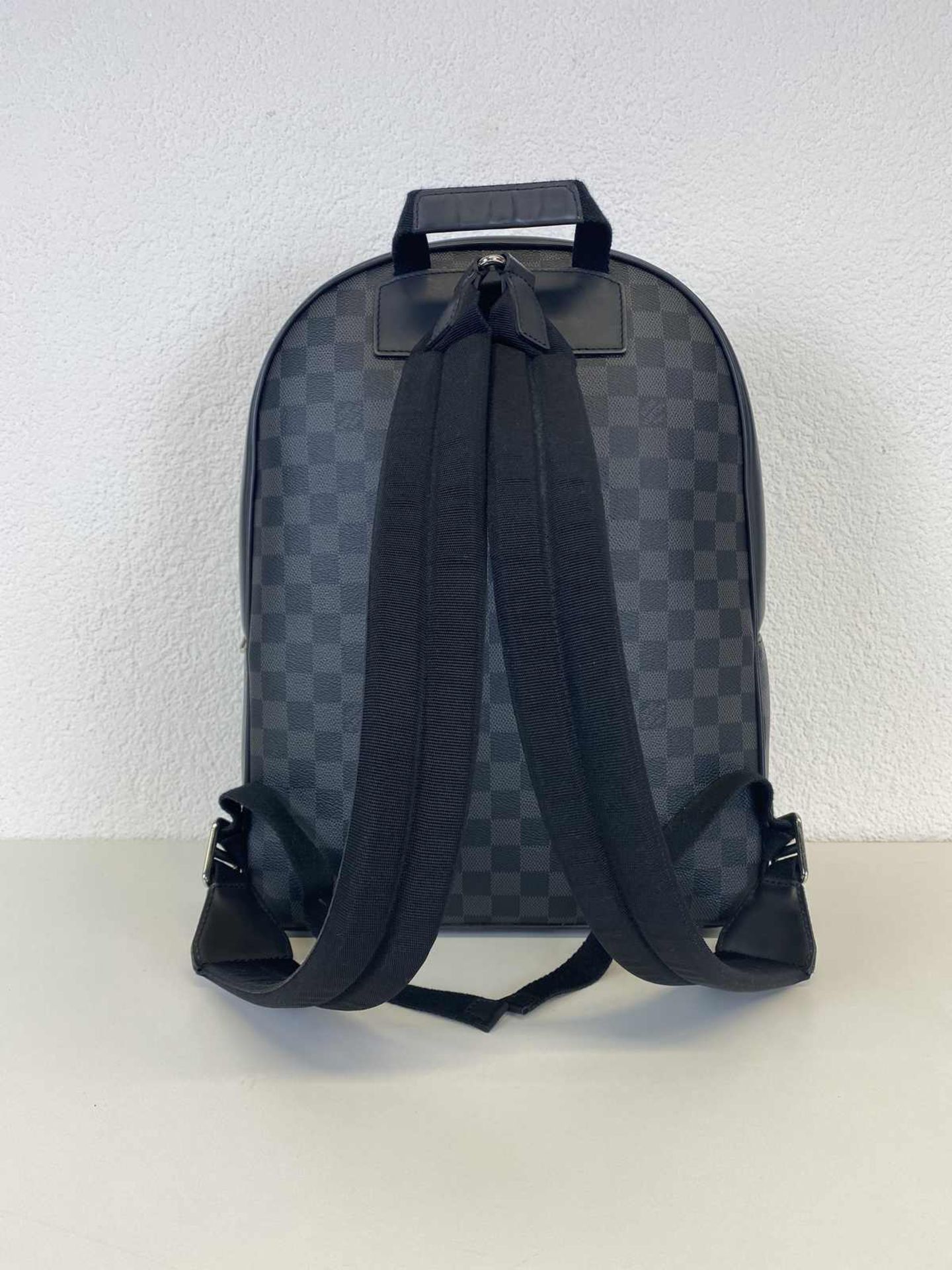 (*) LOUIS VUITTON Rucksack Louis Vuitton Josh N 41473 in grau/schwarzem Kanvas Damier. Der neue Josh - Bild 3 aus 6