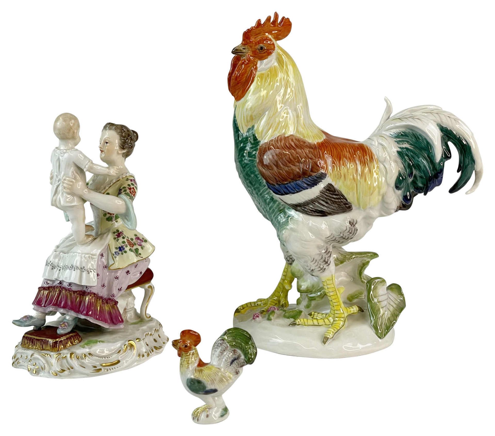 Gruppe aus 3 Figuren, Meissen, 1. Wahl, um 1900/1950. - 1 grosser und 1 kleiner Hahn, Entwurf von