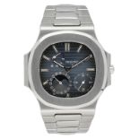 Patek Philippe Nautilus Referenz 3712/1A/001 “3 dots” Herrenarmbanduhr in Stahl mit Stahlband in