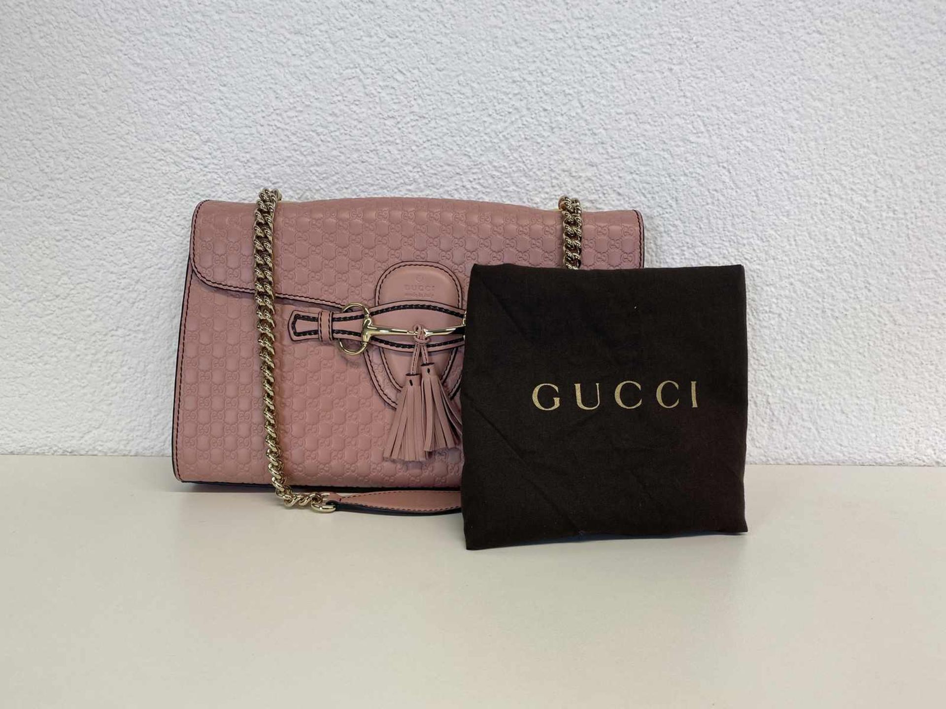 (*) GUCCI Handtasche Gucci Schultertasche Emily in feinstem rosafarbenem Leder mit eingeprägtem - Bild 2 aus 6