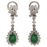 Smaragd-Diamant-Ohrhänger Glamouröse Ohrhänger in Weissgold 18K mit je 2 Smaragden im Tropfenschliff