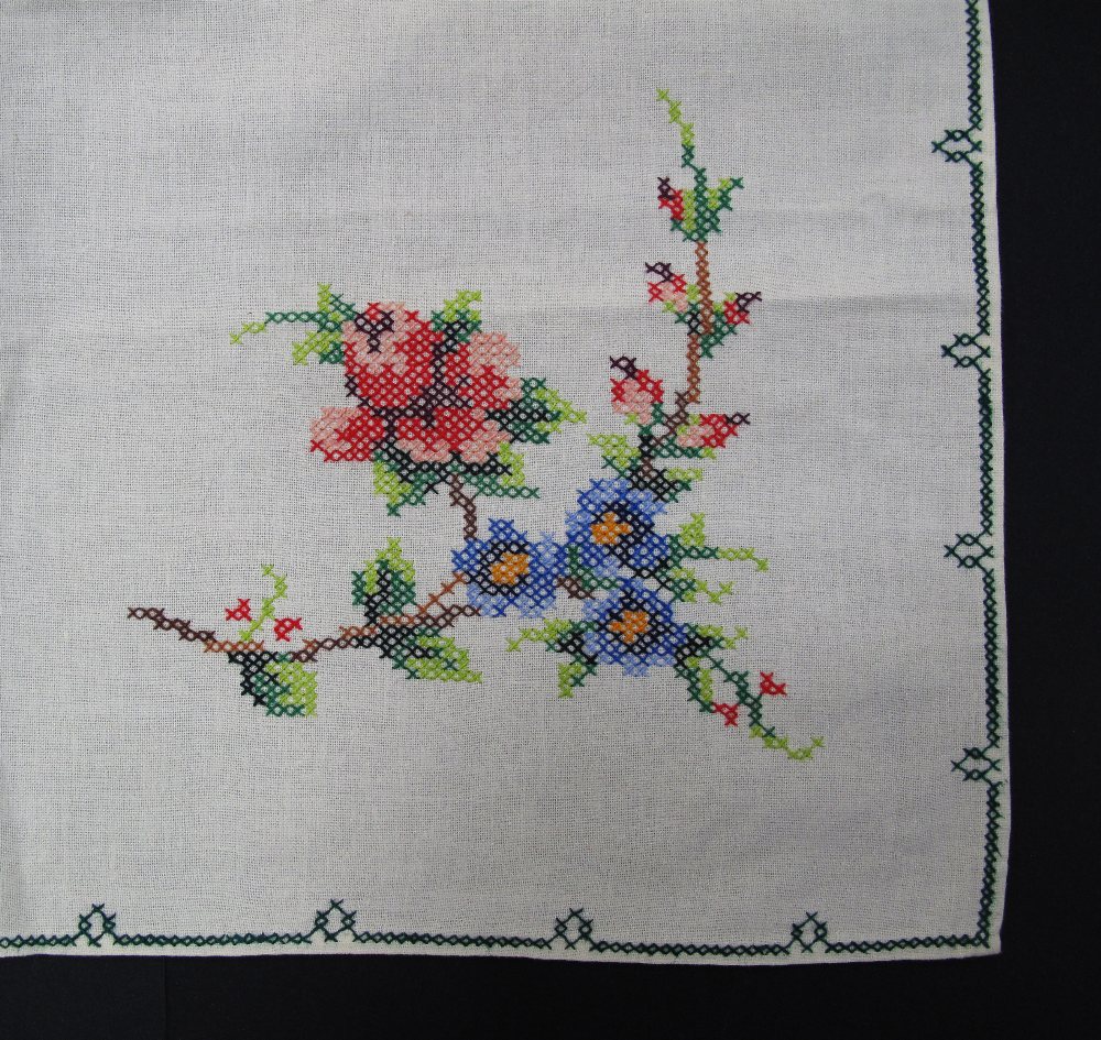 An old Cypriot Lefkaritiko hand embroidered tablecloth - Image 4 of 6