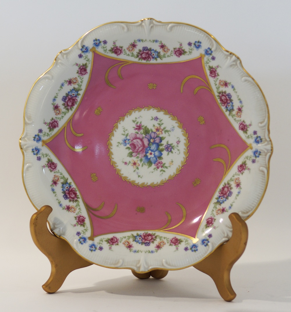 Collection of porcelain dishes and figures - Image 2 of 7