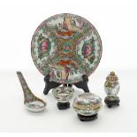 Chinese Canton porcelain decorative objects