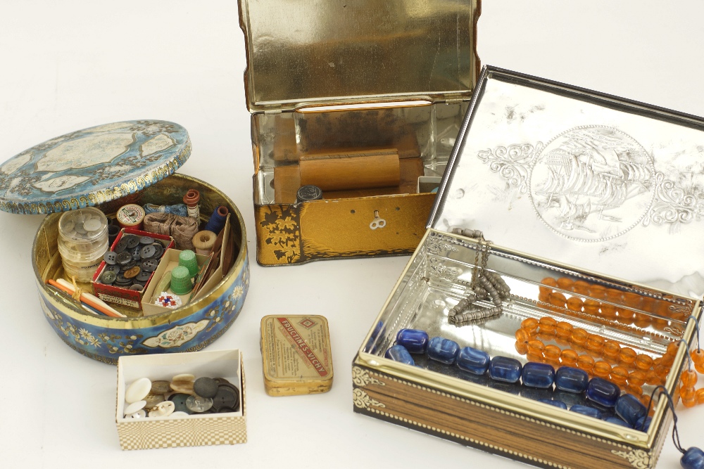 Vintage tin boxes - Image 2 of 5