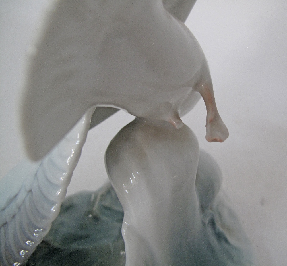 A Rosenthal porcelain figurine of a seagull - Image 8 of 9