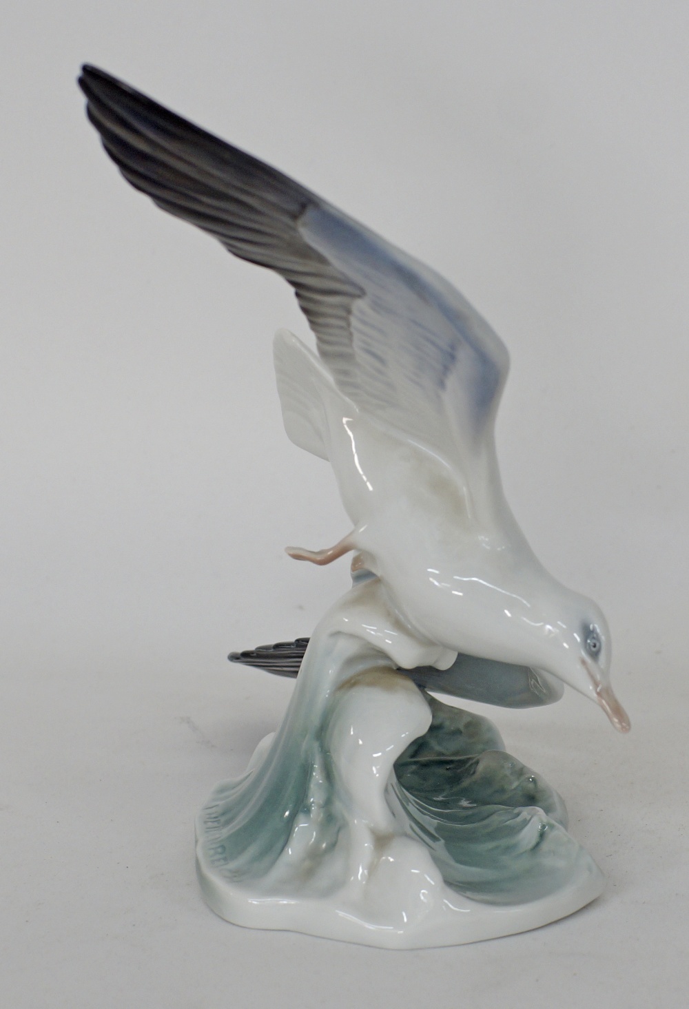 A Rosenthal porcelain figurine of a seagull - Image 3 of 9