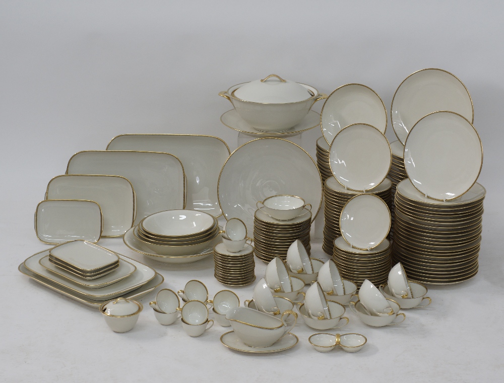 A German porcelain dinner service by Hutschenrewther 1814 CM HOHENBERG