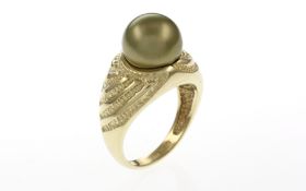 Ring 585/- 9.25 gr. Gelbgold mit Zuchtperle Ringgroesse 56