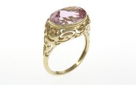 Ring 585/- 6.59 gr. Gelbgold mit Morganit Ringgroesse 60