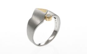 Ring 750/- Gelbgold und 950/- Platin mit Diamant 0.10 F/vs2  9.61 gr. Ringgroesse 57