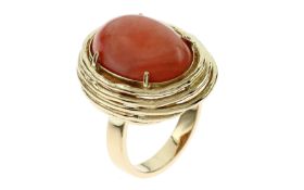 Ring 585/- 14.38 gr. Gelbgold mit Koralle Ringgroesse 58