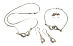 Set : Collier. Ring. Armband. Ohrhaenger 19.72 g 835/- und 925/- Silber Ringgroesse 52