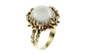 Ring 585/- 9.84 gr. Gelbgold mit Mabe Perle Ringgroesse 53