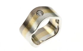 Ring 16.57g 750/- Gelbgold und 925/- Silber mit Diamant ca. 0.20 ct. G/pi1. Ringgroesse ca. 56
