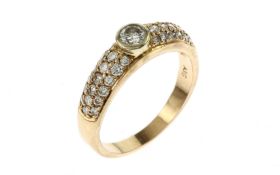 Ring 5.07g 750/- Rotgold mit 1 Diamant ca. 0.20 ct. F/vs und 36 Diamanten zus. ca. 0.72 ct. F/vs. Ri