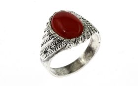 Ring 6.14 g 985/- Silber mit Farbstein. Ringgroesse 63