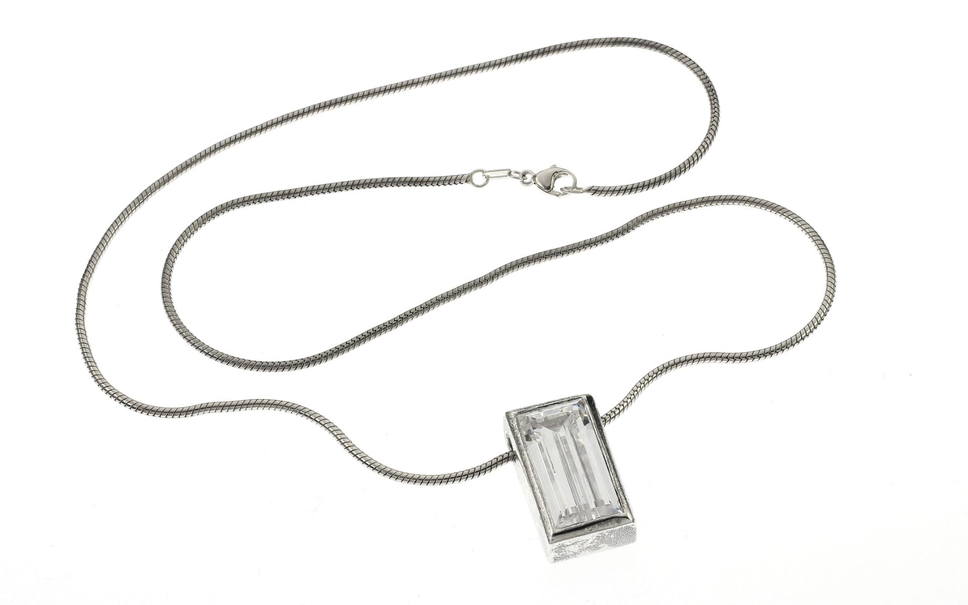 Kette mit Steinanhaenger 22.12 g 925/- Silber. Laenge 50.00 cm