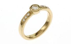 Ring 4.89g 750/- Gelbgold mit 7 Diamanten zus. ca. 0.29 ct.. Ringgroesse ca. 50