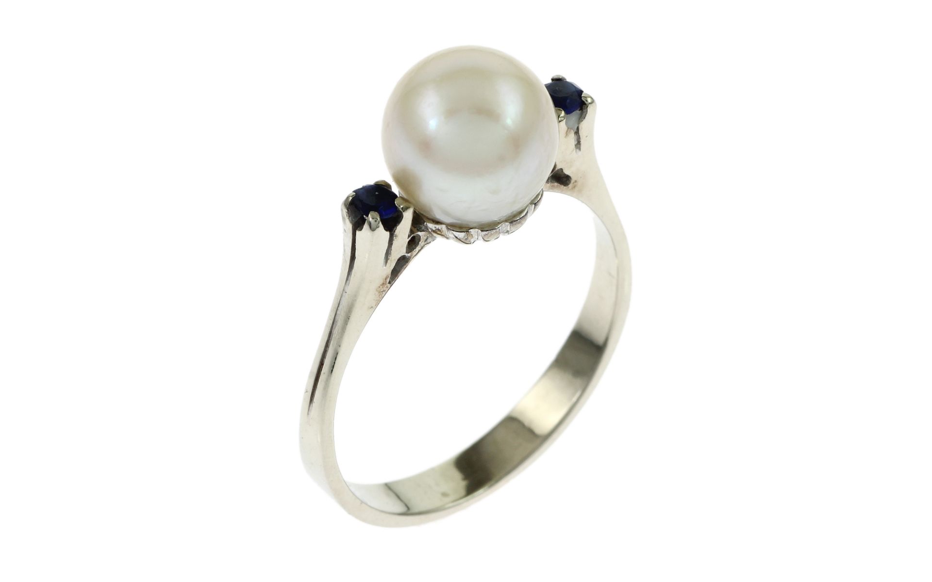 Ring 3.64 g 585/- Weissgold mit Saphiren und Perle. Ringgroesse 55