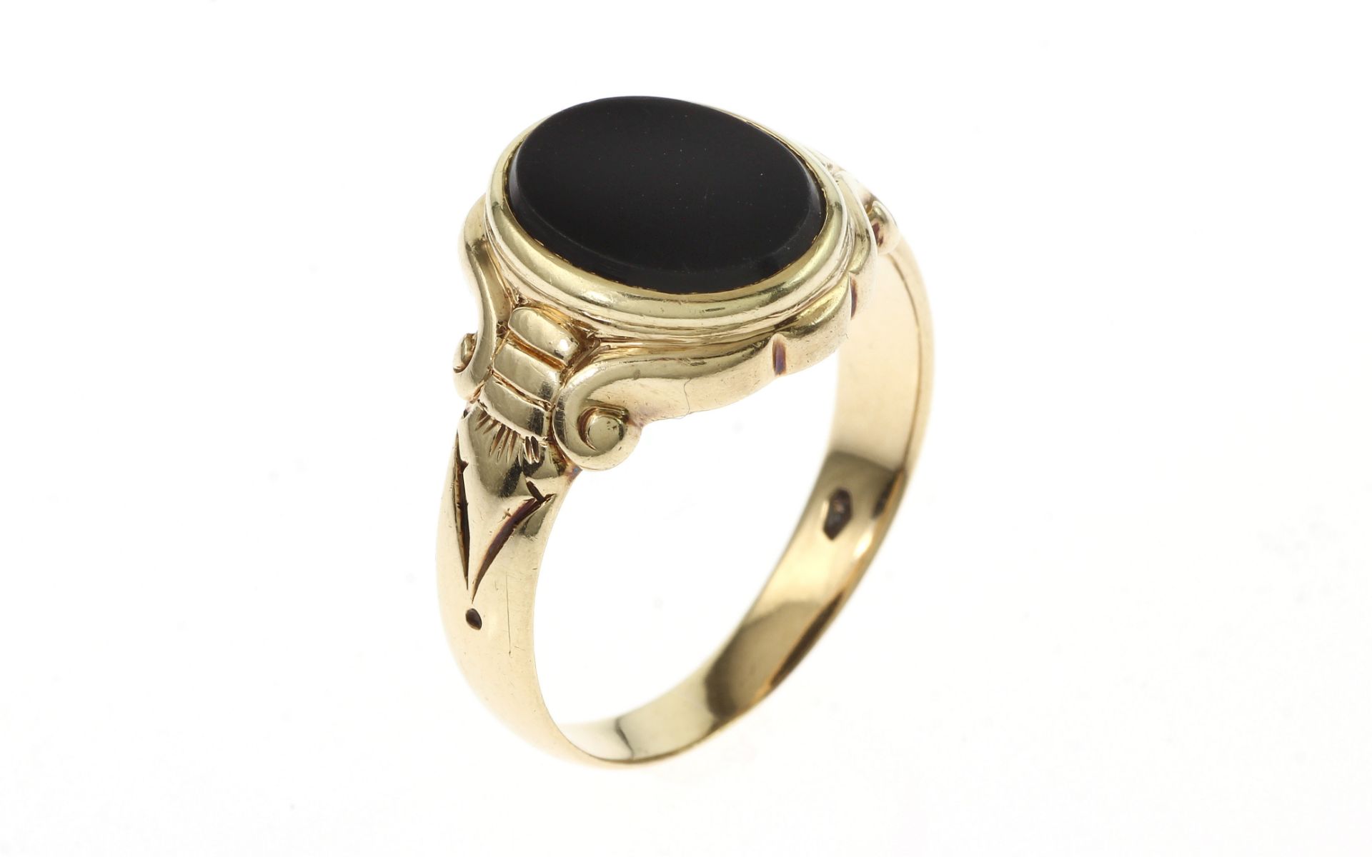 Ring 585/- 5.4 gr. Gelbgold mit Onyx Ringgroesse 57