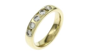 Ring 6.6g 585/- Gelbgold mit 5 Diamanten zus. ca. 0.25 ct.. Ringgroesse ca. 52