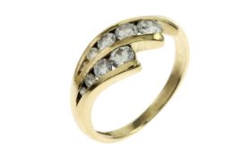 Ring 3.37g 750/- Gelbgold mit 9 Diamanten zus. ca. 0.35 ct.. Ringgroesse ca. 50