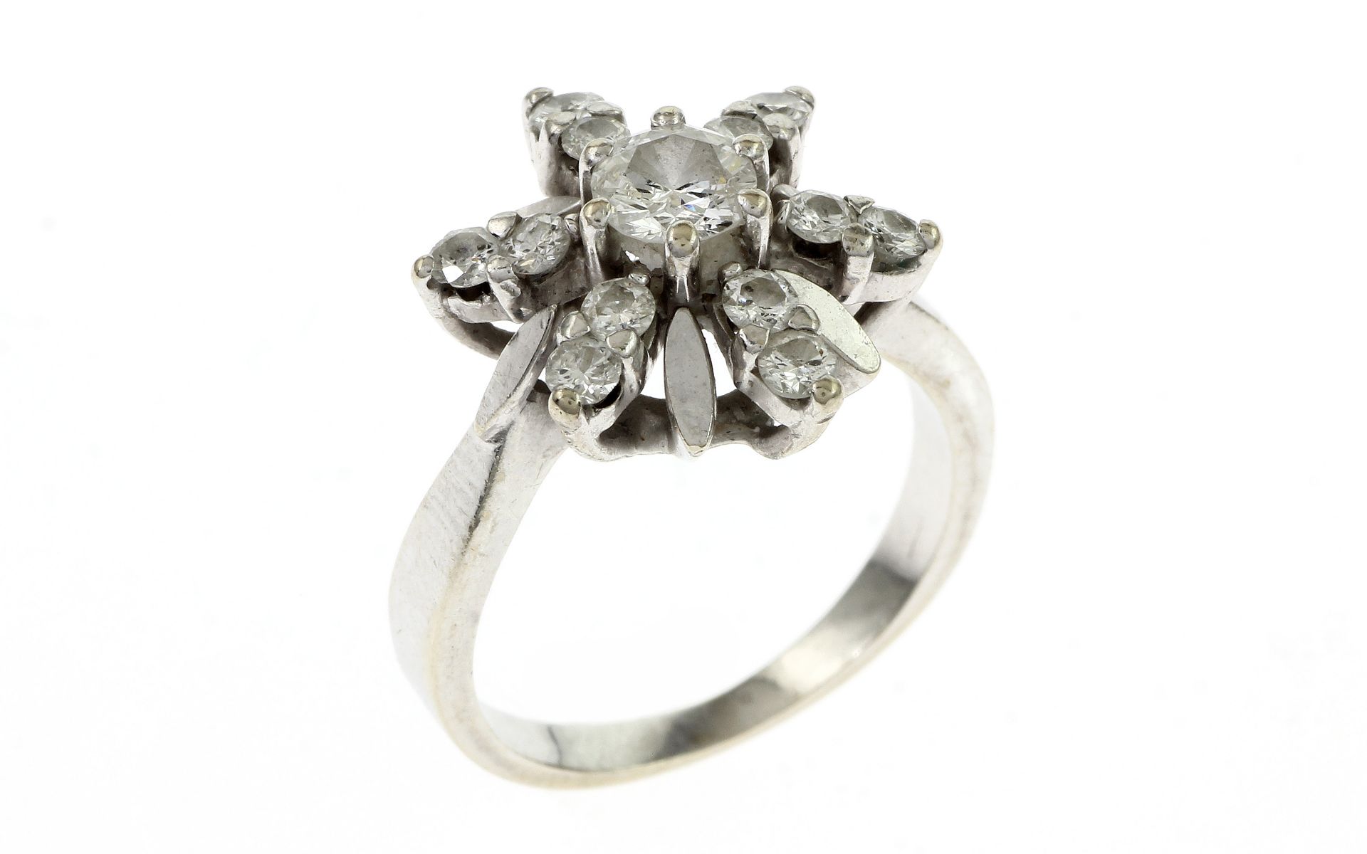 Ring 4.97g 585/- Weissgold mit Diamant ca. 0.50 ct. und 12 Diamanten zus. ca. 0.48 ct.. Ringgroesse 