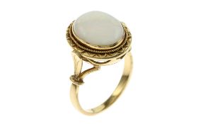 Ring 5.15g 750/- Gelbgold mit Opal. Ringgroesse ca. 48