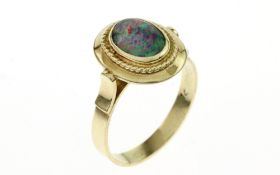 Ring 3.52g 585/- Gelbgold mit Opal. Ringgroesse ca. 54