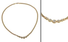 Collier 14.87g 585/- Gelbgold und Weissgold mit 5 Diamanten zus. ca. 0.50 ct.. Laenge ca. 45.50 cm