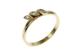 Ring 2.13g 585/- Gelbgold mit 3 Diamanten zus. ca. 0.06 ct. H/si. Ringgroesse ca. 56