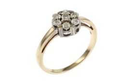 Ring 3.7g 585/- Gelbgold und Weissgold mit 7 Diamanten zus. ca. 0.70 ct. F/vvs-vs. Ringgroesse ca. 5