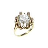 Ring 4.13g 585/- Gelbgold und Weissgold mit 6 Diamanten zus. ca. 0.12 ct. und Beryll. Ringgroesse ca