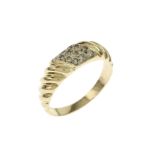 Ring 3.06g 585/- Gelbgold und Weissgold mit 12 Diamanten zus. ca. 0.18 ct.. Ringgroesse ca. 57