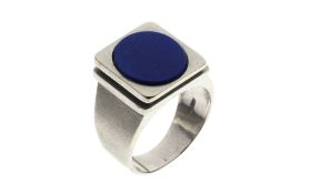 Ring 11.97g 585/- Weissgold mit Lapislazuli. Ringgroesse ca. 64