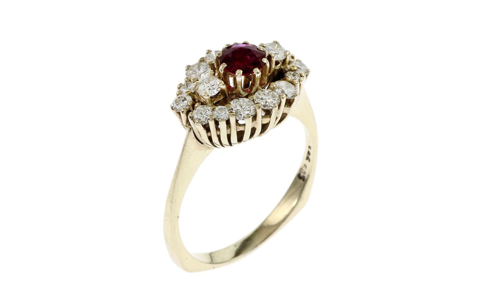 Ring 4.58g 585/- Weissgold und Gelbgold mit 16 Diamanten zus. ca. 1.12 ct. und Rubin. Ringgroesse ca