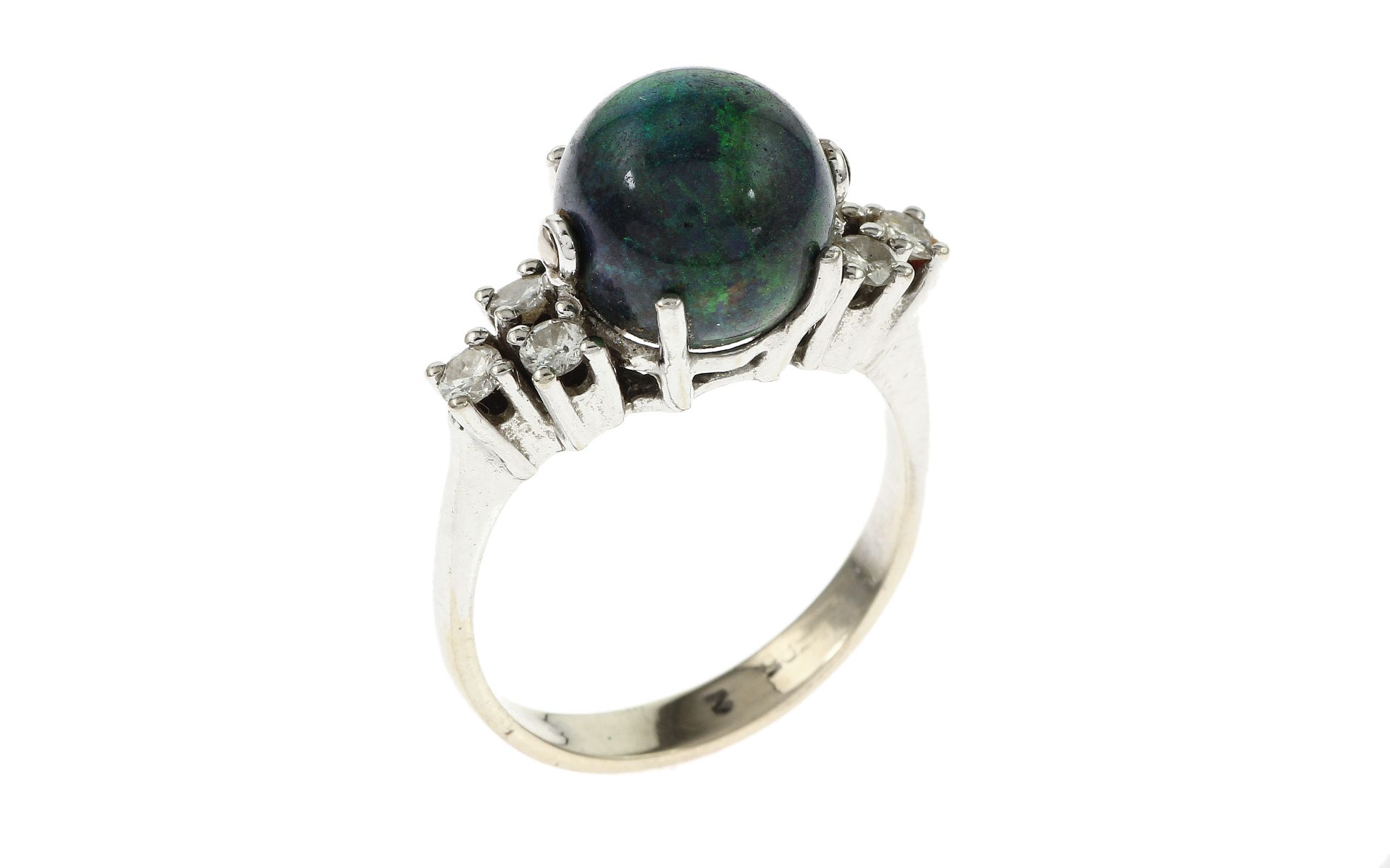 Ring 4.94g 585/- Weissgold mit 6 Diamanten zus. ca. 0.30 ct. und Opal. Ringgroesse ca. 56