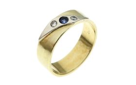 Ring 5.13g 585/- Gelbgold und Weissgold mit 2 Diamanten zus. ca. 0.06 ct. und Saphir. Ringgroesse ca