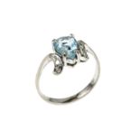 Ring 2.76g 750/- Weissgold mit 5 Diamanten 0.10 ct. und Aquamarin. Ringgroesse ca. 52