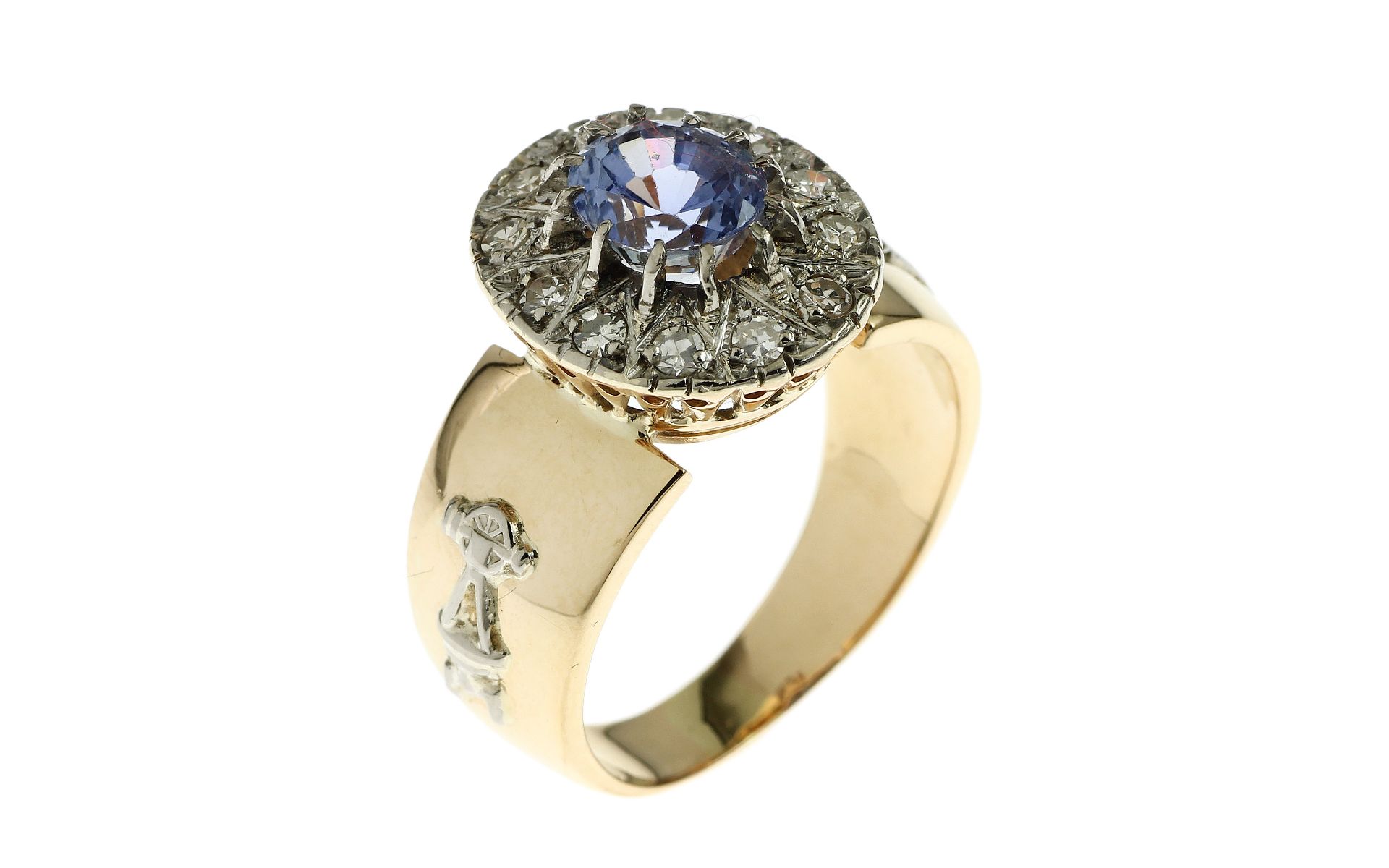 Ring 12.08g 750/- Gelbgold mit 12 Diamanten zus. ca. 0.36 ct. H/pi und natuerlicher Saphir. Ringgroe