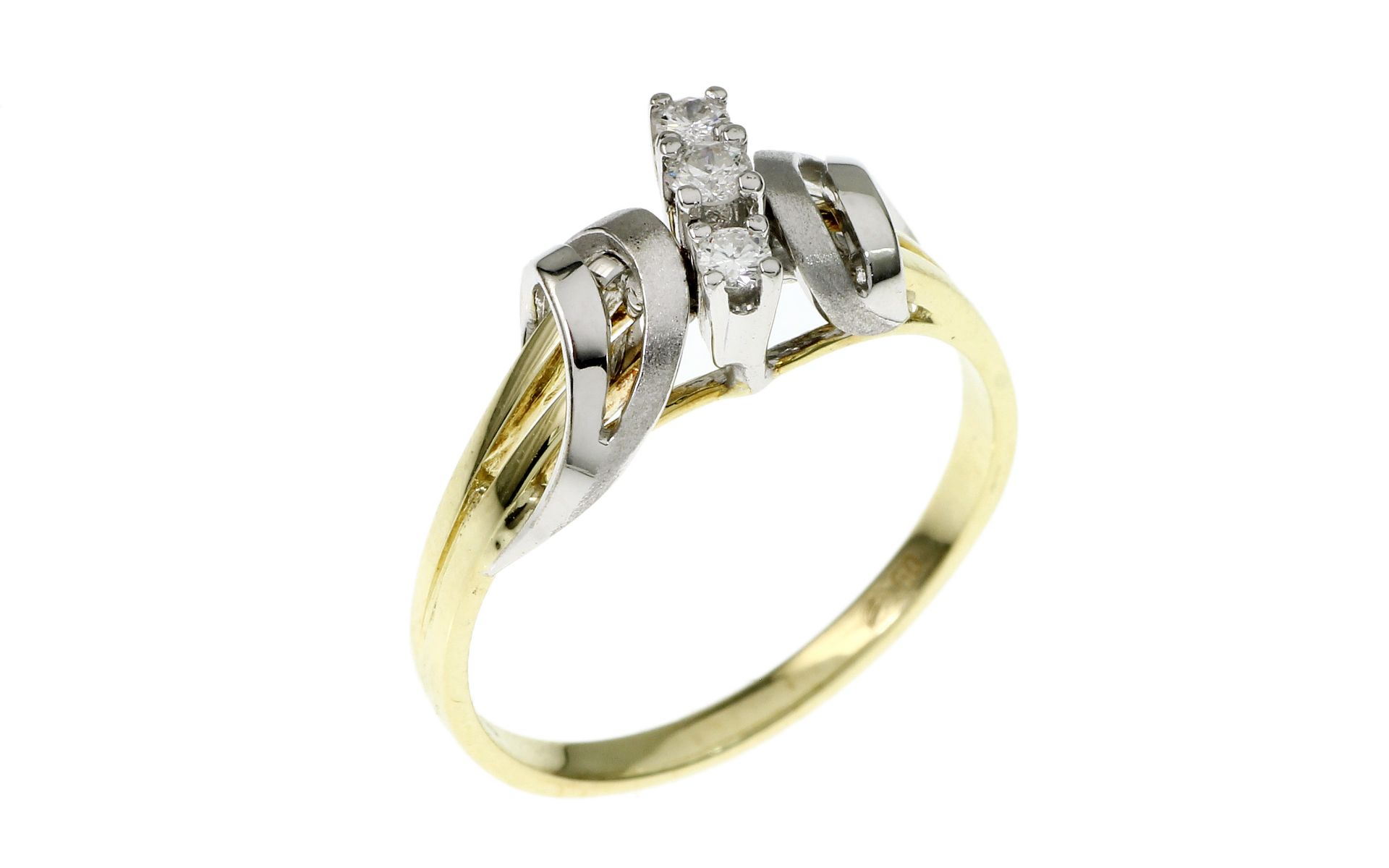 Ring 2.93g 585/- Gelbgold und Weissgold mit 3 Diamanten zus. ca. 0.13 ct. G/si-pi. Ringgroesse ca. 5