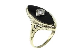 Ring 3.49g 585/- Gelbgold und Weissgold mit Diamant ca. 0.07 ct. F/vs1 und Onxyplatte. Ringgroesse c