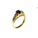 Ring 4.89g 585/- Gelbgold mit 6 Diamanten zus. ca. 0.09 ct. und Saphir. Ringgroesse ca. 56