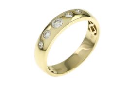 Ring 4.39g 585/- Gelbgold mit 5 Diamanten zus. ca. 0.42 ct.. Ringgroesse ca. 57