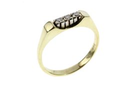 Ring 3.16g 585/- Gelbgold mit 3 Diamanten zus. ca. 0.15 ct. F/vs. Ringgroesse ca. 54